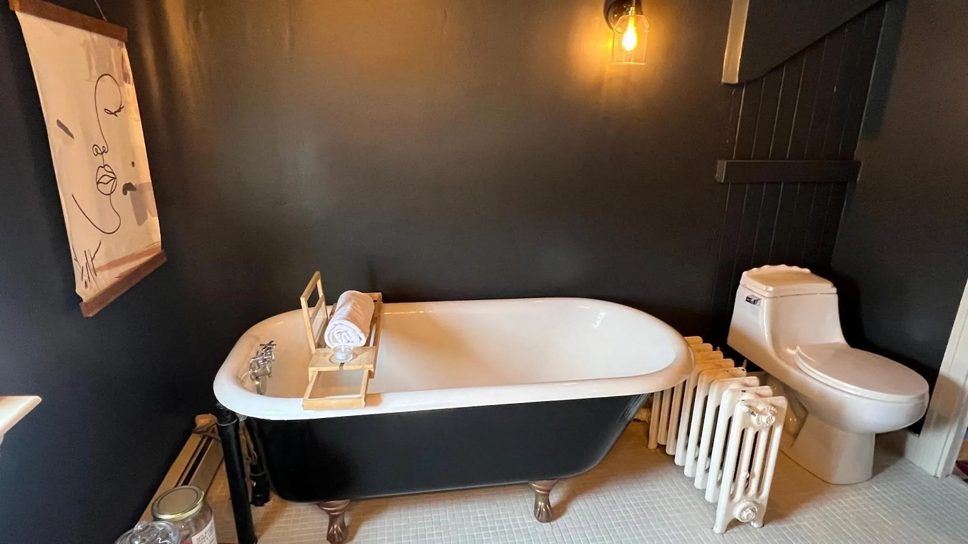 Dom wakacyjny Willa Historic Hideaway 1912 Mansion Loft With Timeless Character Edmonton Kanada