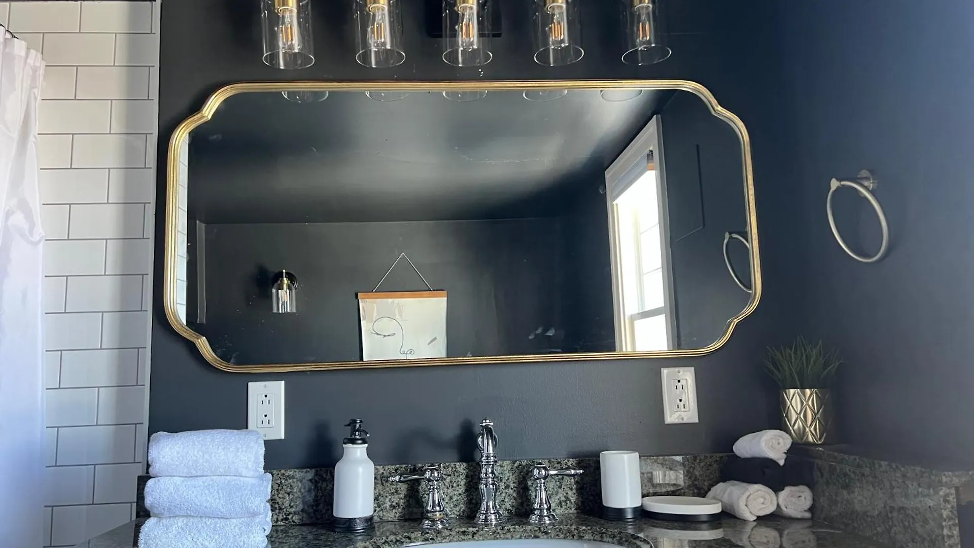 Willa Historic Hideaway 1912 Mansion Loft With Timeless Character Edmonton Kanada